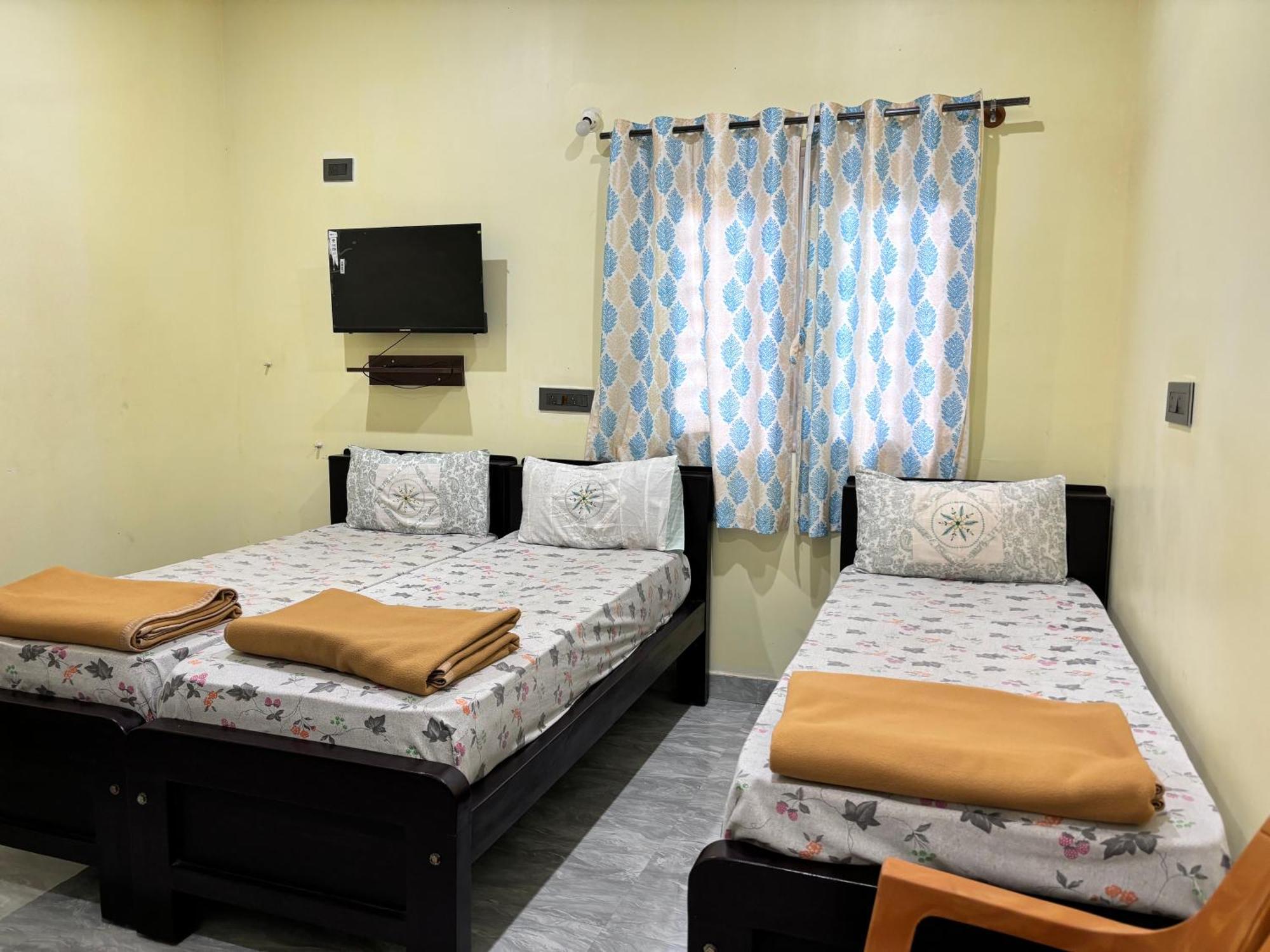 Sri Siri Lodge And Hotel Chikmagalūr エクステリア 写真