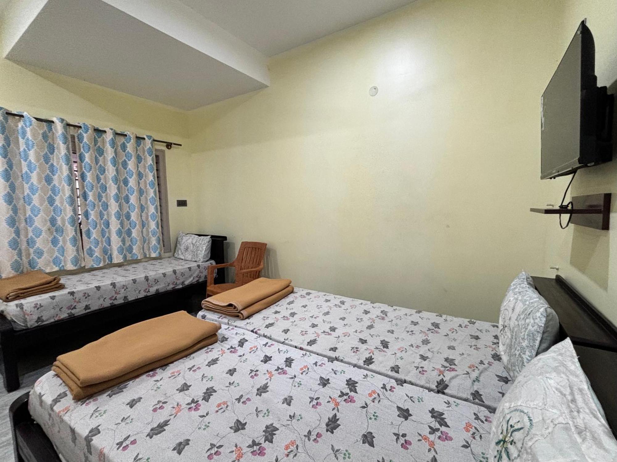 Sri Siri Lodge And Hotel Chikmagalūr エクステリア 写真