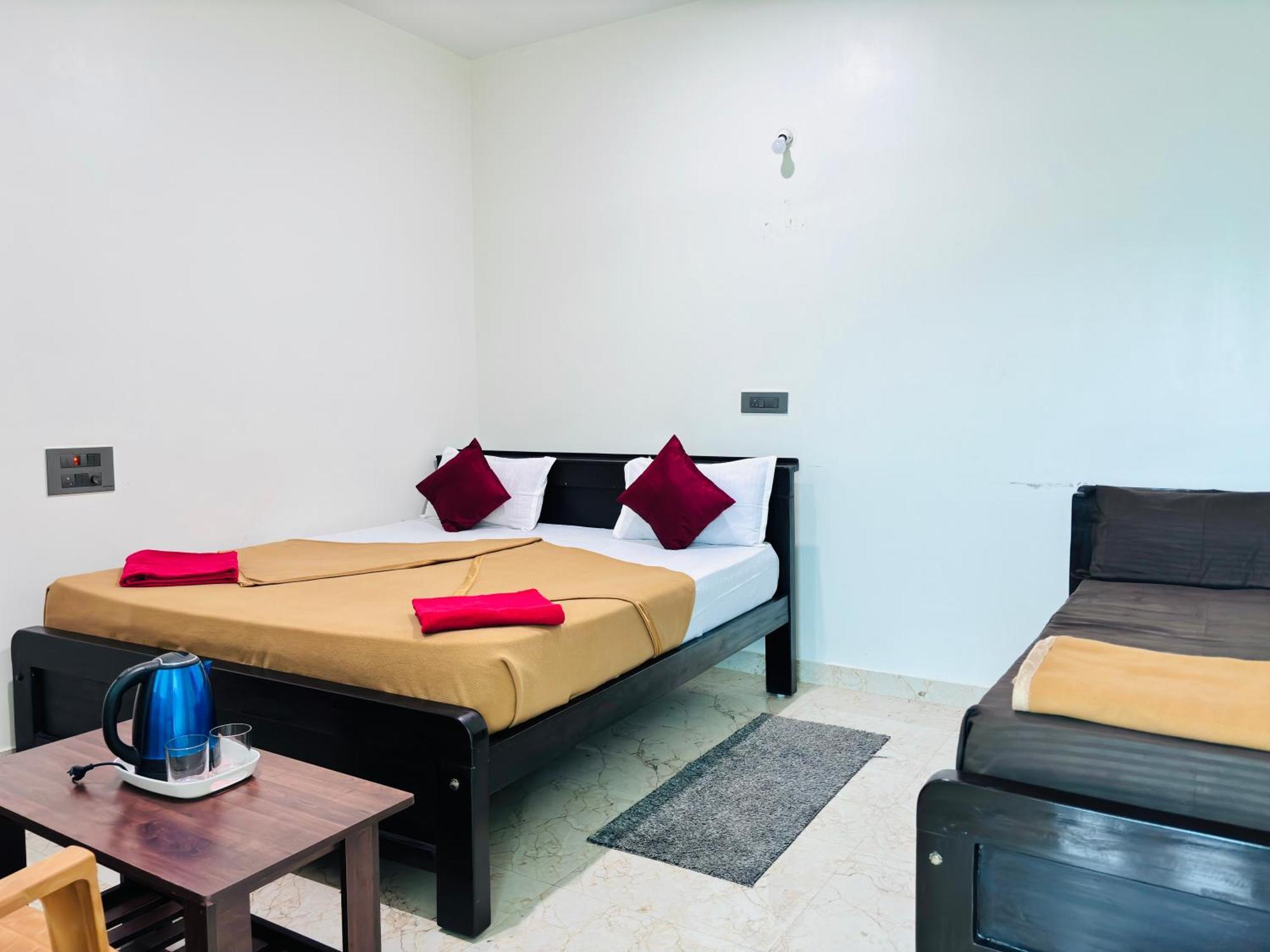 Sri Siri Lodge And Hotel Chikmagalūr エクステリア 写真