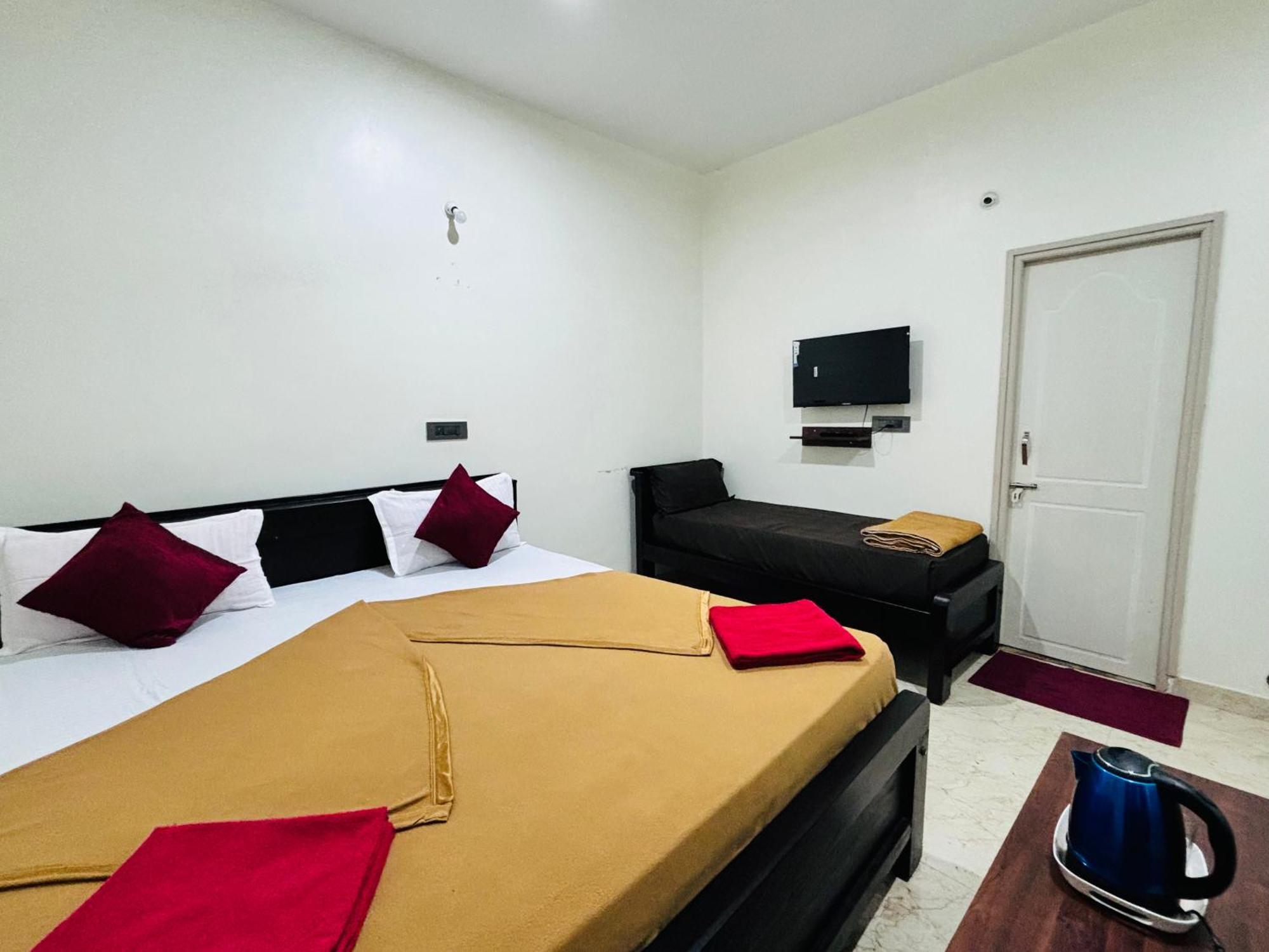 Sri Siri Lodge And Hotel Chikmagalūr エクステリア 写真