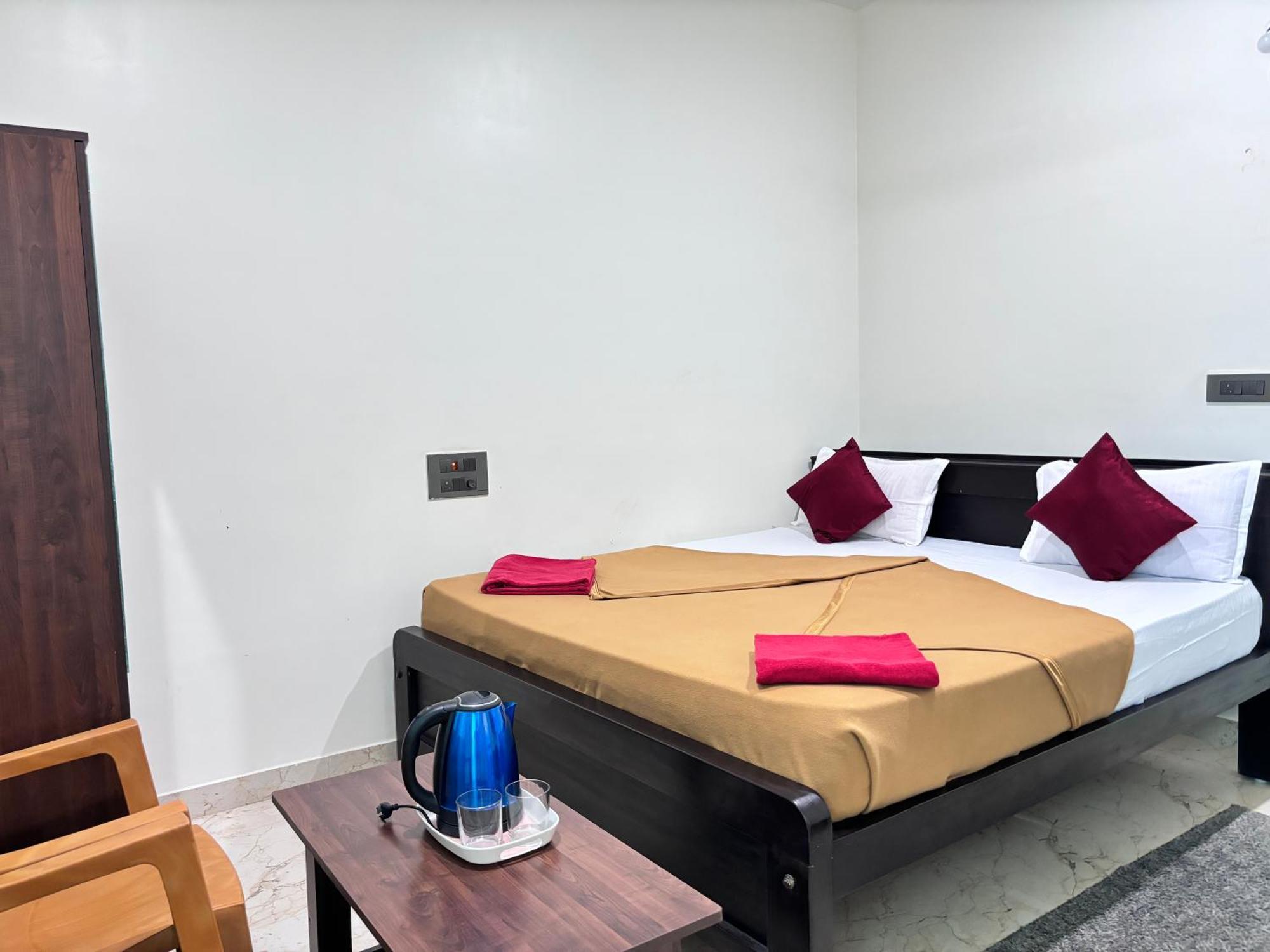 Sri Siri Lodge And Hotel Chikmagalūr エクステリア 写真