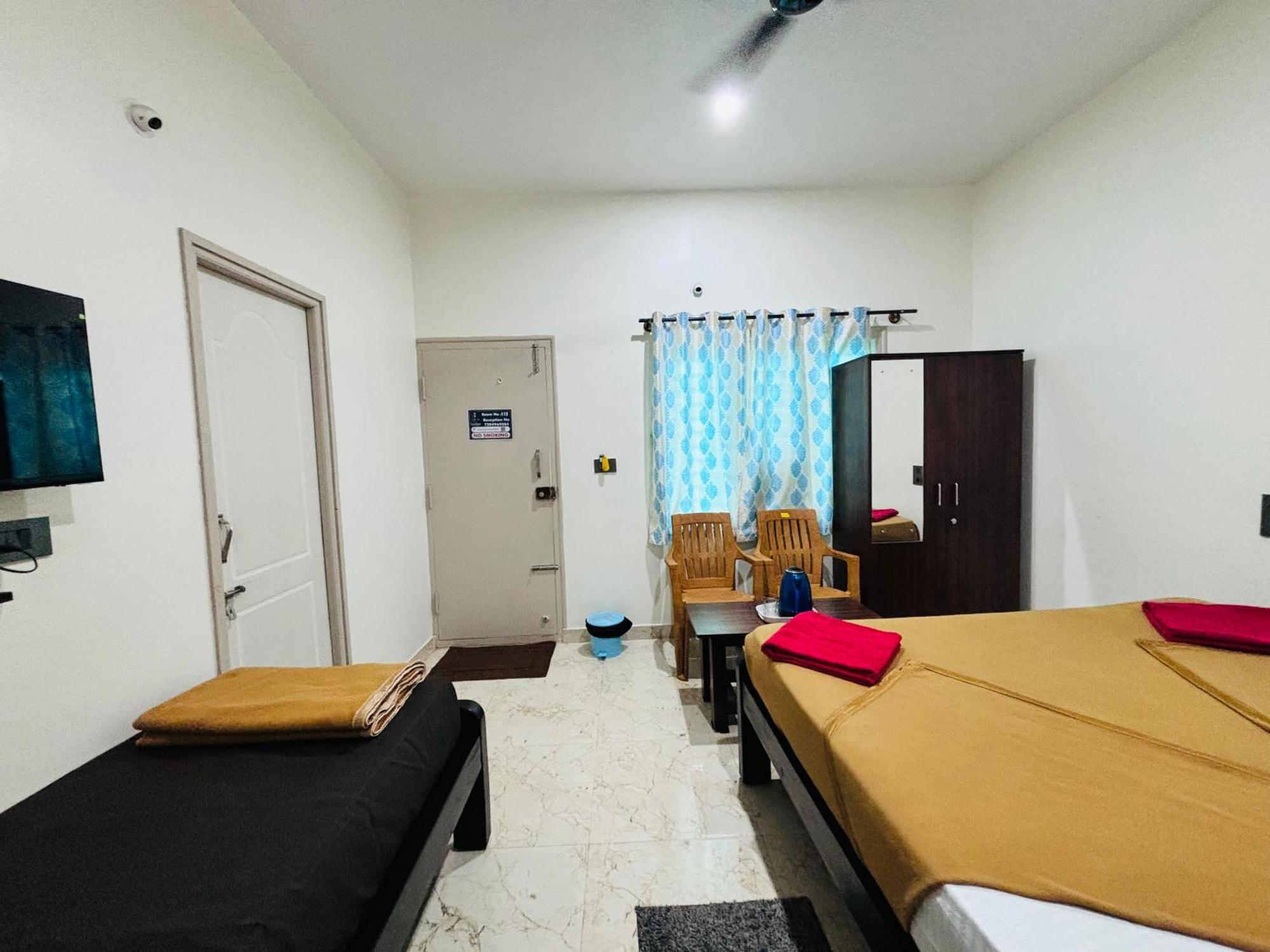 Sri Siri Lodge And Hotel Chikmagalūr エクステリア 写真