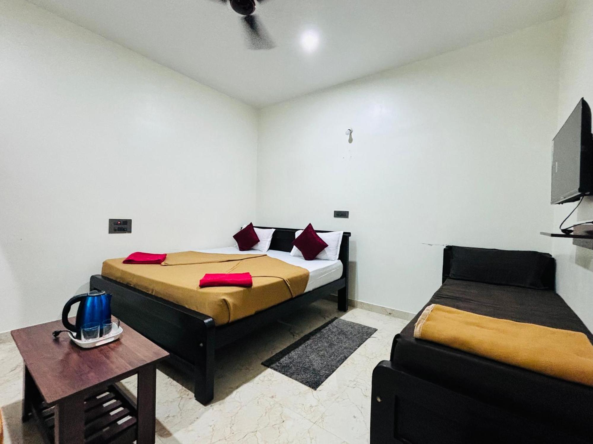 Sri Siri Lodge And Hotel Chikmagalūr エクステリア 写真