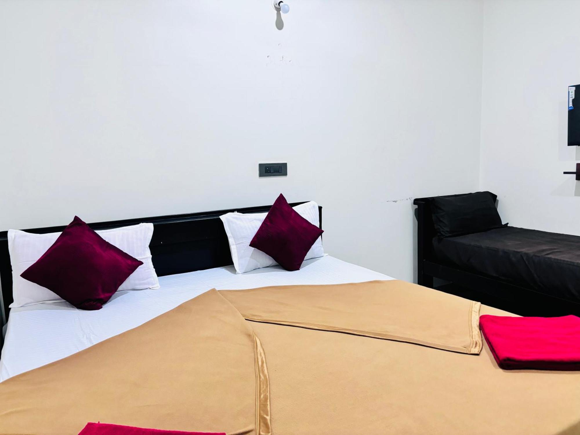 Sri Siri Lodge And Hotel Chikmagalūr エクステリア 写真