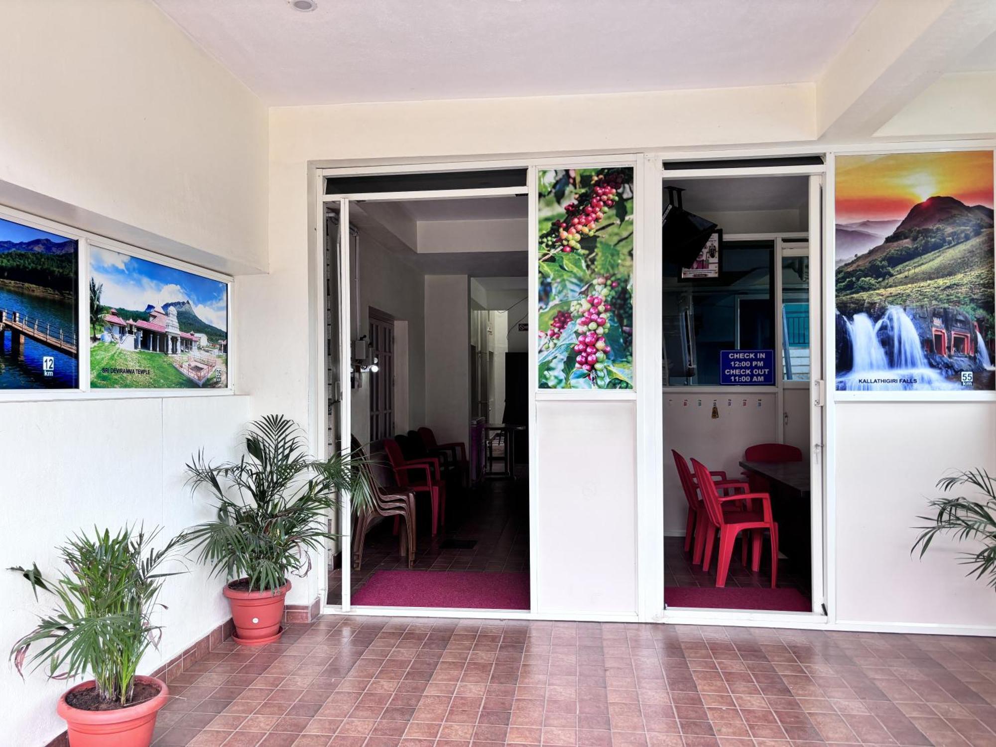 Sri Siri Lodge And Hotel Chikmagalūr エクステリア 写真