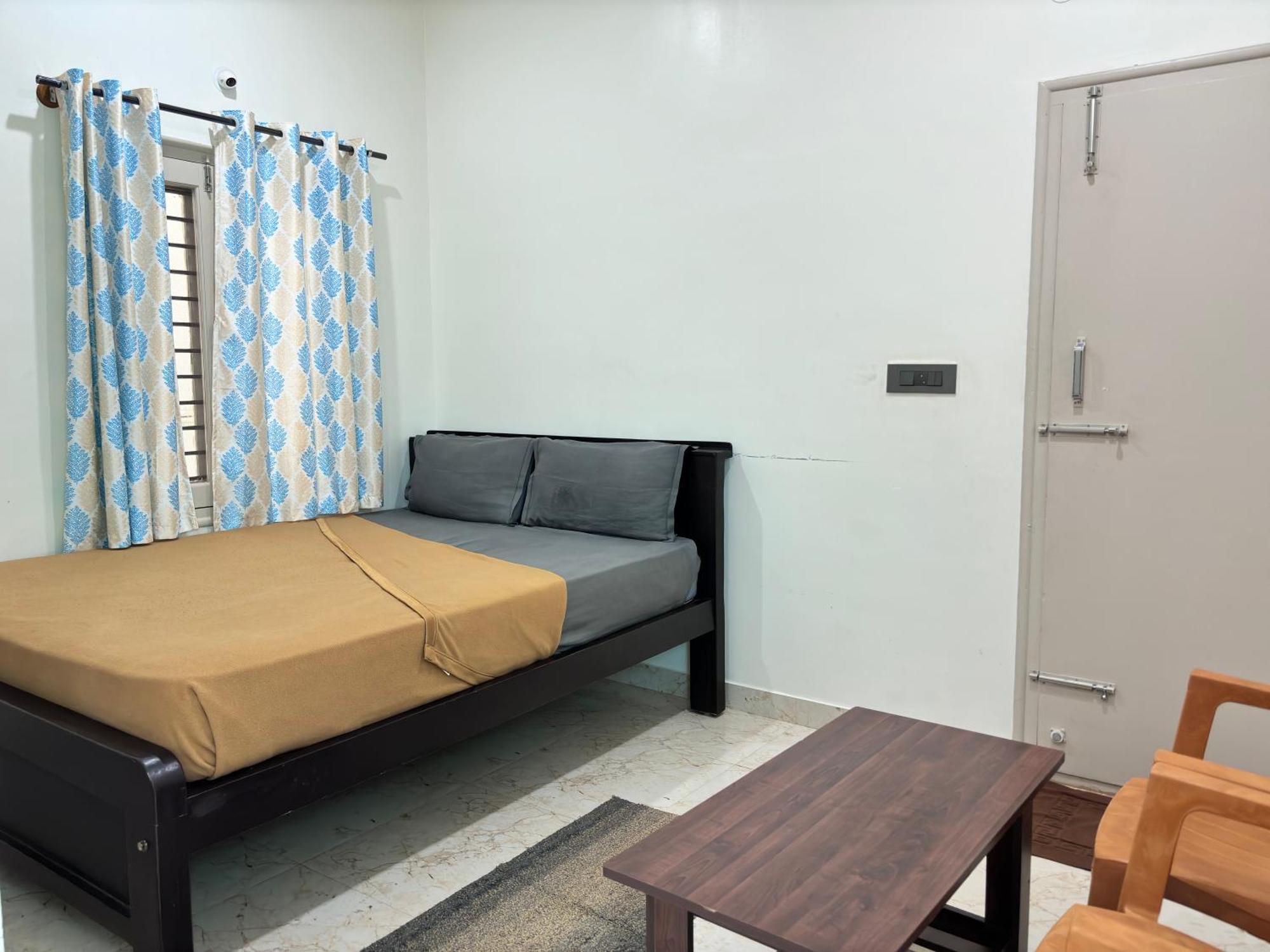 Sri Siri Lodge And Hotel Chikmagalūr エクステリア 写真