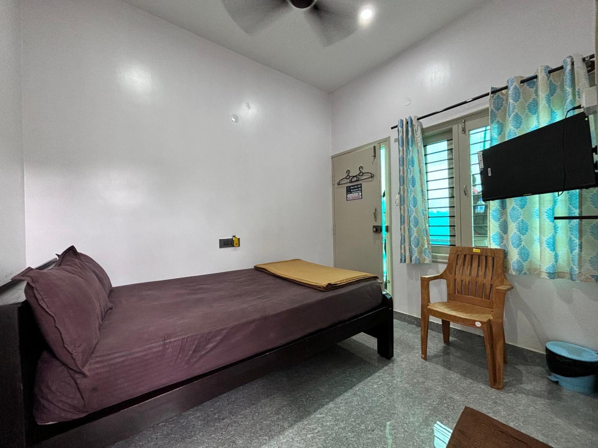 Sri Siri Lodge And Hotel Chikmagalūr エクステリア 写真