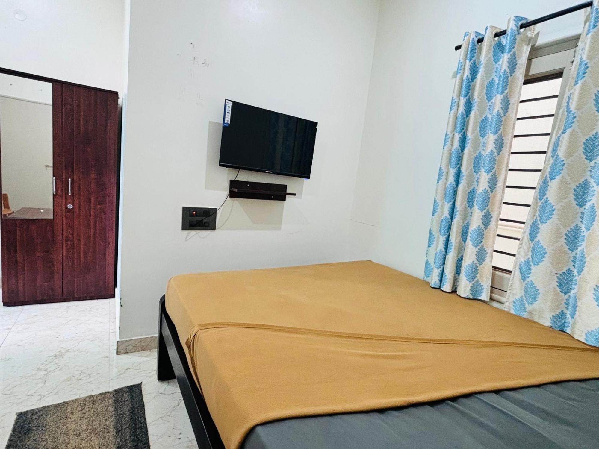Sri Siri Lodge And Hotel Chikmagalūr エクステリア 写真