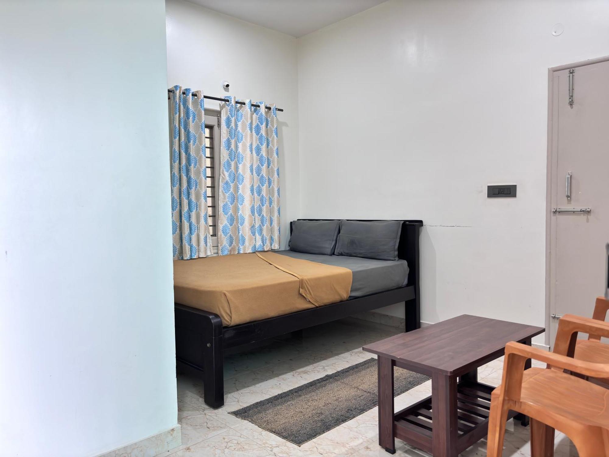 Sri Siri Lodge And Hotel Chikmagalūr エクステリア 写真